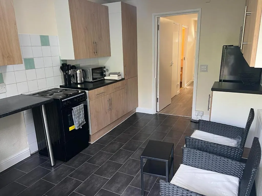 Stunning 3 Bedroom Property- Large Rooms London