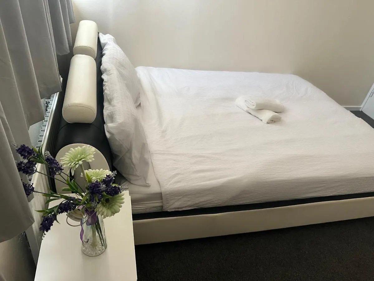 Stunning 3 Bedroom Property- Large Rooms London 0*,  United Kingdom