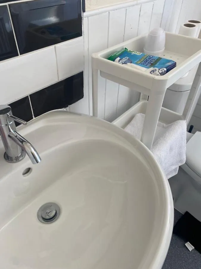 Homestay Stunning 3 Bedroom Property- Large Rooms London