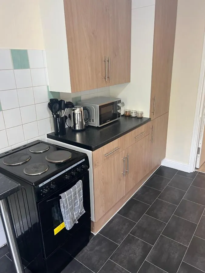 Homestay Stunning 3 Bedroom Property- Large Rooms London