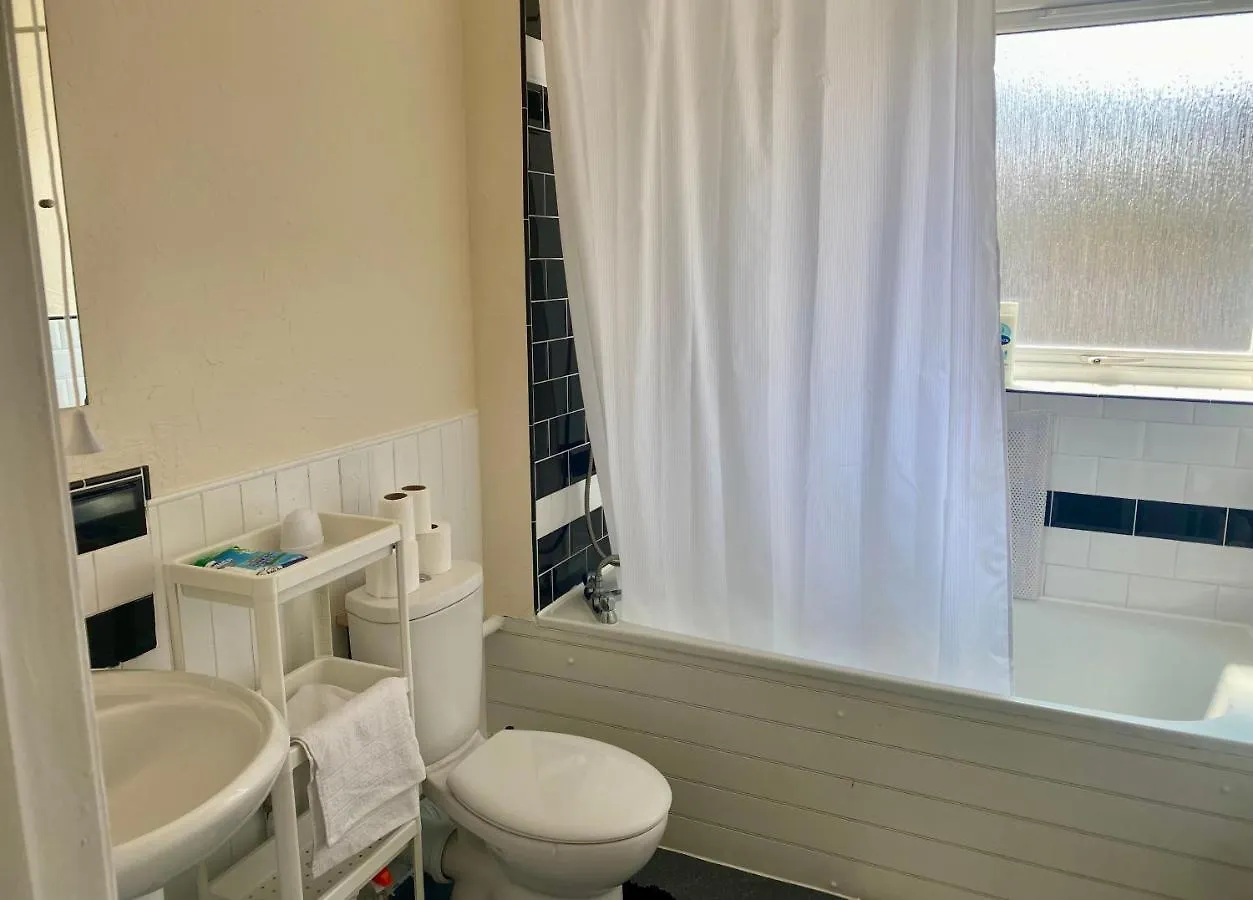Stunning 3 Bedroom Property- Large Rooms London United Kingdom