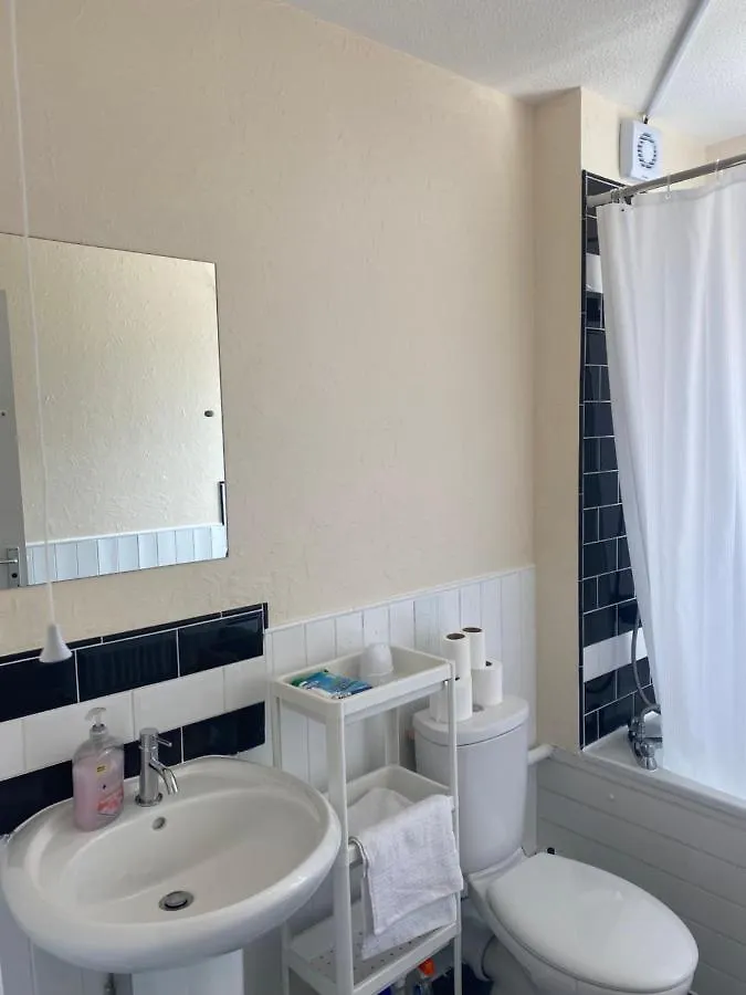 Stunning 3 Bedroom Property- Large Rooms London 0*,  United Kingdom