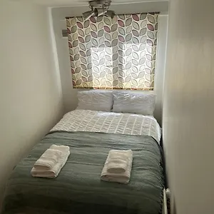 Spacious Double For Single Guest house